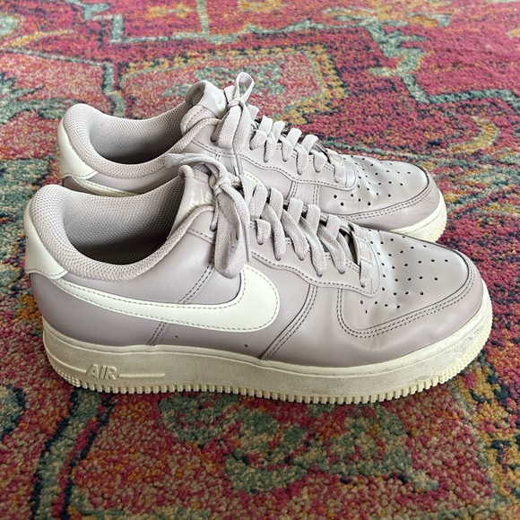 Nike | Women’s Lilac Low-Top Air Force One Lace Up Sneakers White Swoosh Sz 8.5 - Picture 2 of 14